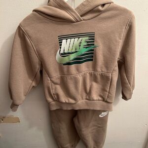 Nike Tan and Green Hoodie